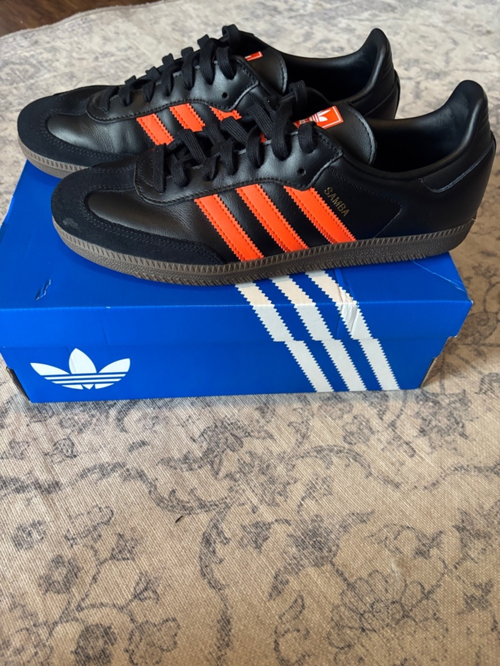 adidas Men’s Samba OG Shoes - size 10 - black/orange
